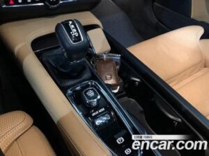 Volvo V90 T5 PRO AWD 2020 года из Южной Кореи