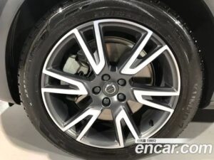 Volvo V90 T5 PRO AWD 2020 года из Южной Кореи