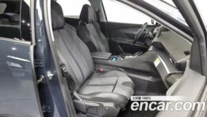 Peugeot 3008 1.5 BlueHDi ALLURE 2021 года из Южной Кореи