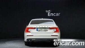 Volvo S60 B5 Inscription 2021 года из Южной Кореи
