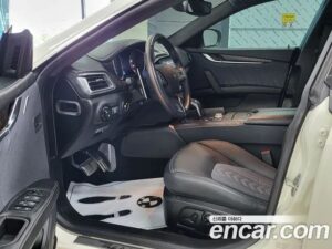 Maserati Ghibli 3.0 GranLusso 2020 года из Южной Кореи
