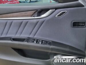 Maserati Ghibli 3.0 GranLusso 2020 года из Южной Кореи