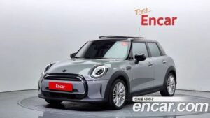 Mini Cooper 5Door CLASSIC Plus COMFORT PACK 2022 года из Южной Кореи