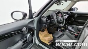 Mini Cooper 5Door CLASSIC Plus COMFORT PACK 2022 года из Южной Кореи