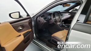 Lexus ES Luxury Plus 2021 года из Южной Кореи