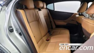 Lexus ES Luxury Plus 2021 года из Южной Кореи