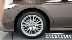 Toyota Camry 2.5 XLE HYBRID 2020 года из Южной Кореи