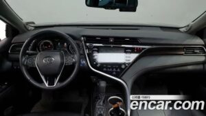 Toyota Camry 2.5 XLE HYBRID 2020 года из Южной Кореи