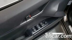 Toyota Camry 2.5 XLE HYBRID 2020 года из Южной Кореи