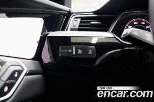 Audi e-tron 55 4WD Sportback 2022 года из Южной Кореи