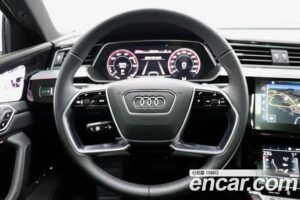 Audi e-tron 55 4WD Sportback 2022 года из Южной Кореи