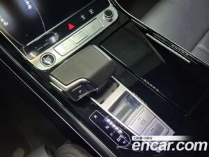 Audi A8 55 TFSI 4WD LWB 2021 года из Южной Кореи