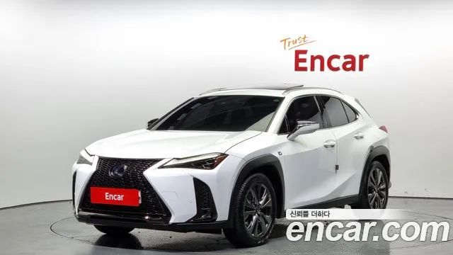 Lexus UX 2.0 F-Sport 2WD 2020 года из Кореи