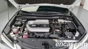 Lexus UX 2.0 F-Sport 2WD 2020 года из Южной Кореи