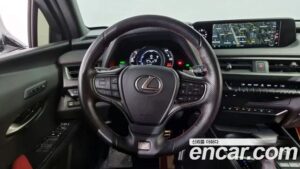Lexus UX 2.0 F-Sport 2WD 2020 года из Южной Кореи