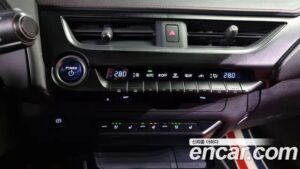 Lexus UX 2.0 F-Sport 2WD 2020 года из Южной Кореи