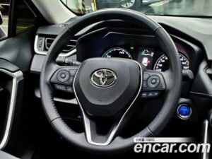 Toyota RAV4 2.5 2WD HYBRID 2022 года из Южной Кореи