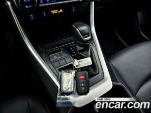 Toyota RAV4 2.5 2WD HYBRID 2022 года из Южной Кореи