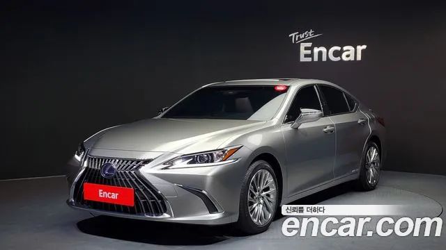 Lexus ES Luxury Plus 2022 года из Кореи