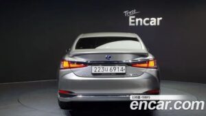 Lexus ES Luxury Plus 2022 года из Южной Кореи