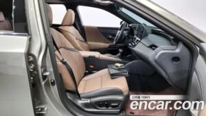 Lexus ES Luxury Plus 2022 года из Южной Кореи