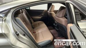 Lexus ES Luxury Plus 2022 года из Южной Кореи