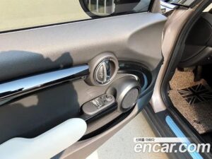 Mini Cooper GEN Z Edition 2022 года из Южной Кореи