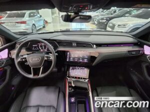 Audi e-tron S 2022 года из Южной Кореи