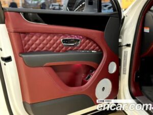 Bentley Bentayga 4.0 V8 2022 года из Южной Кореи