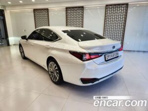 Lexus ES Luxury Plus 2022 года из Южной Кореи