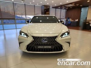 Lexus ES Luxury Plus 2022 года из Южной Кореи