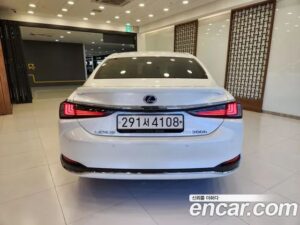 Lexus ES Luxury Plus 2022 года из Южной Кореи