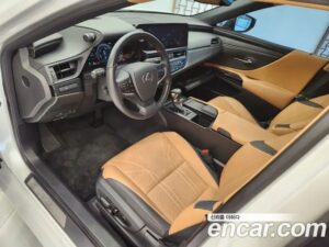 Lexus ES Luxury Plus 2022 года из Южной Кореи