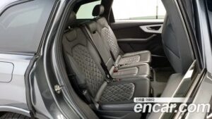 Audi Q7 55 TFSI 4WD Premium 2021 года из Южной Кореи