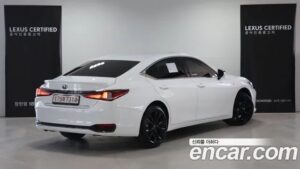 Lexus ES F-Sport 2022 года из Южной Кореи