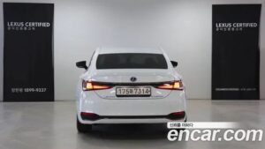 Lexus ES F-Sport 2022 года из Южной Кореи