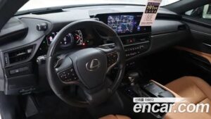 Lexus ES Luxury Plus 2022 года из Южной Кореи