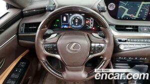 Lexus ES Luxury 2021 года из Южной Кореи