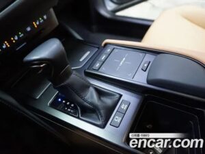 Lexus ES Luxury Plus 2022 года из Южной Кореи