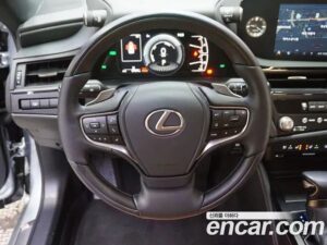 Lexus ES Luxury Plus 2022 года из Южной Кореи