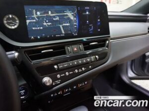 Lexus ES Luxury Plus 2022 года из Южной Кореи