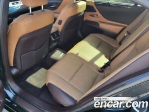Lexus ES Executive 2020 года из Южной Кореи