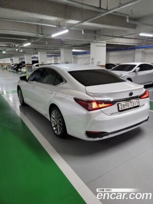 Lexus ES Luxury Plus 2022 года из Южной Кореи