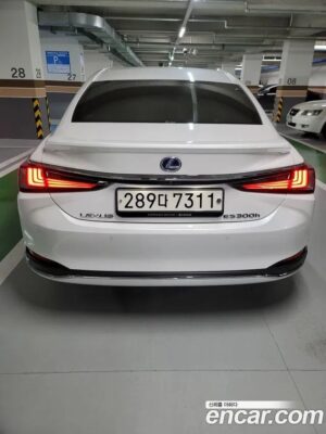 Lexus ES Luxury Plus 2022 года из Южной Кореи