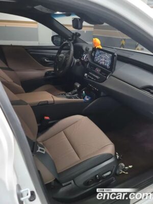 Lexus ES Luxury Plus 2022 года из Южной Кореи