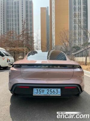 Porsche Taycan Base 2022 года из Южной Кореи