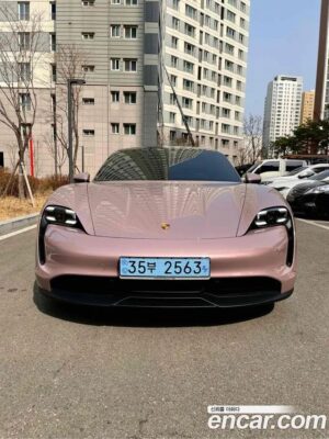 Porsche Taycan Base 2022 года из Южной Кореи