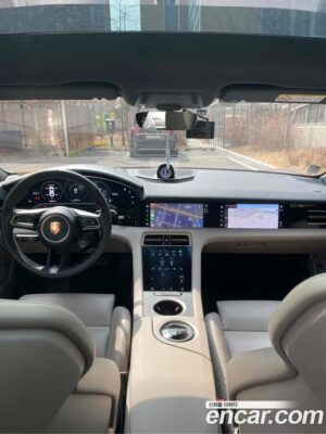 Porsche Taycan Base 2022 года из Южной Кореи