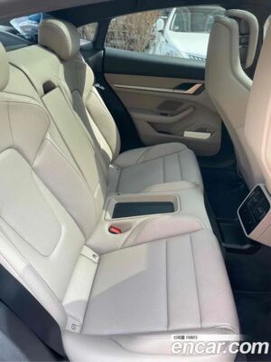 Porsche Taycan Base 2022 года из Южной Кореи