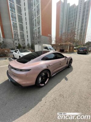Porsche Taycan Base 2022 года из Южной Кореи